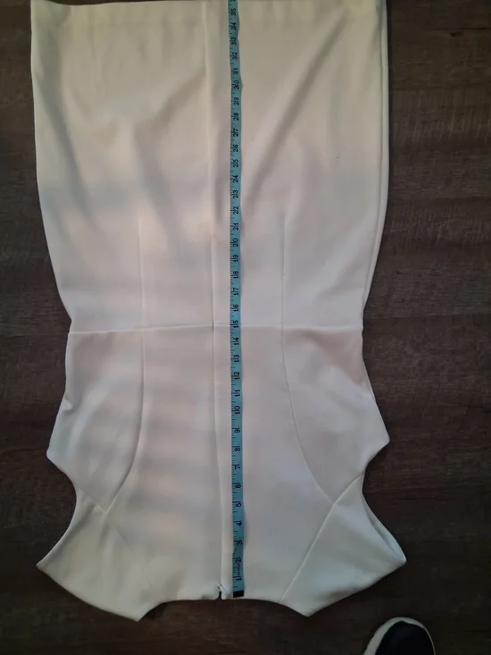 Elegant White Midi Sheath Dress with Slim Belt - Picture 5 of 7